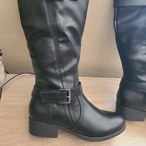 Black boots, size 7, never worn